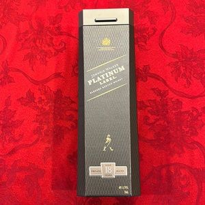 Very RARE 2014 Johnnie Walker platinum label aged 18 yrs empty bottle and box